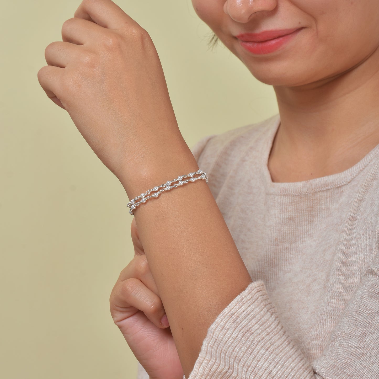 Silver pearl droplet bracelet