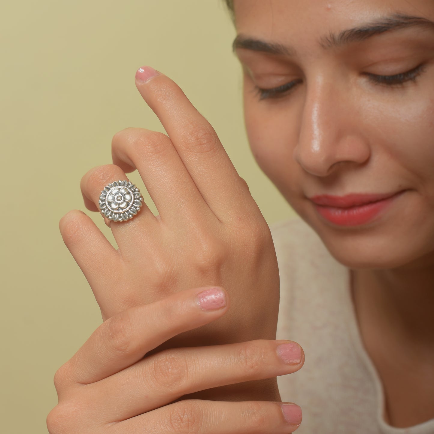 Silver Maharani Mandala Flower Ring