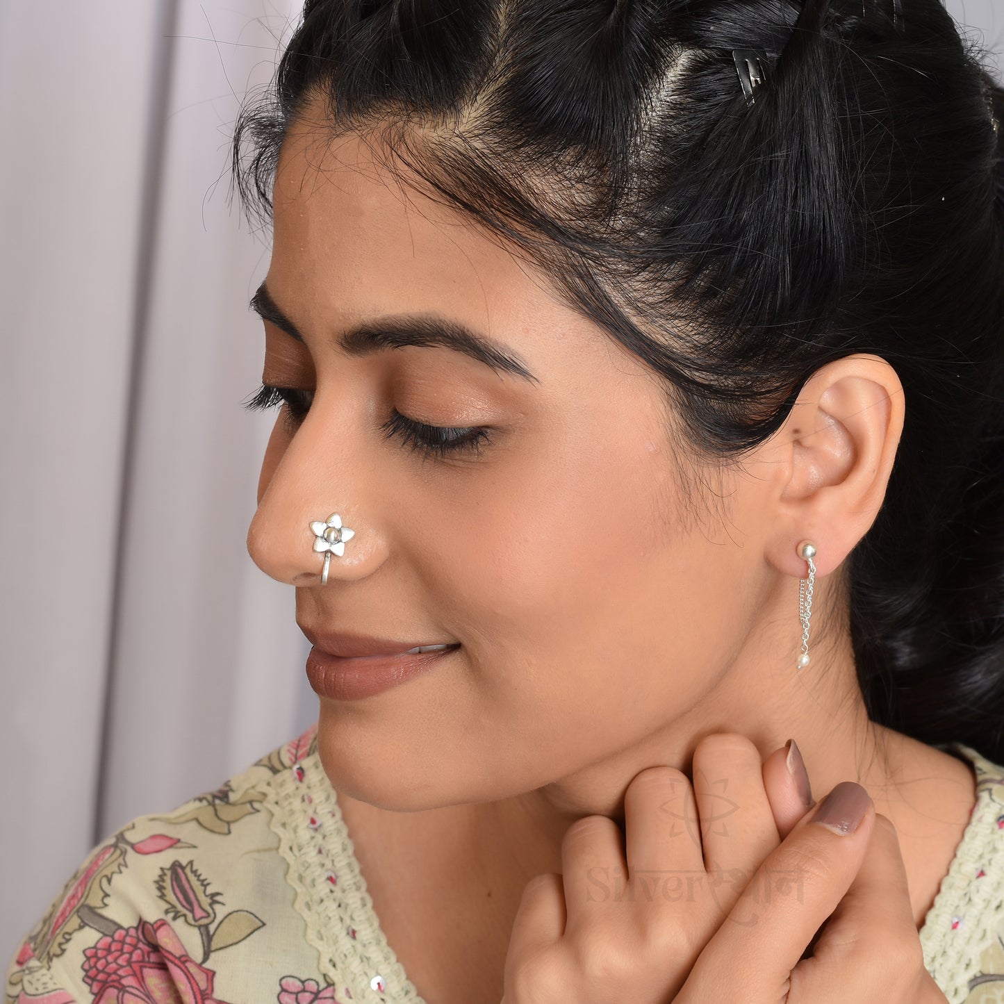Silver Daffodil flower Nose pin( Wire/Clip-on)