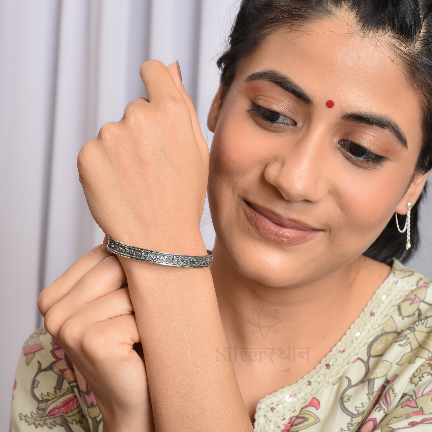 Silver Antique Bangle