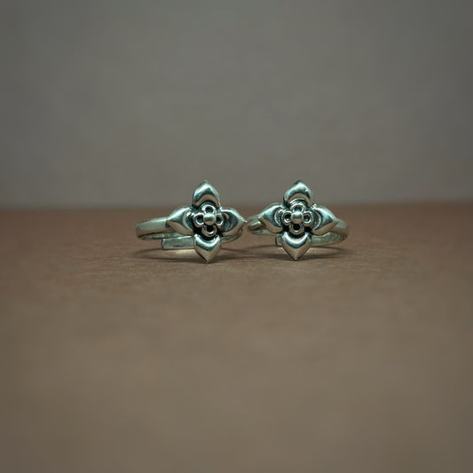925 Silver Simple Flower Toerings
