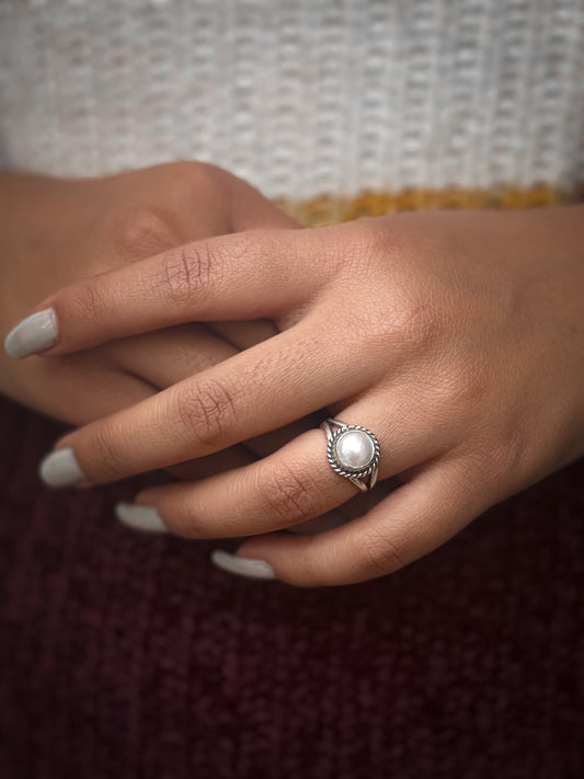 White Pearl Swirl Ring