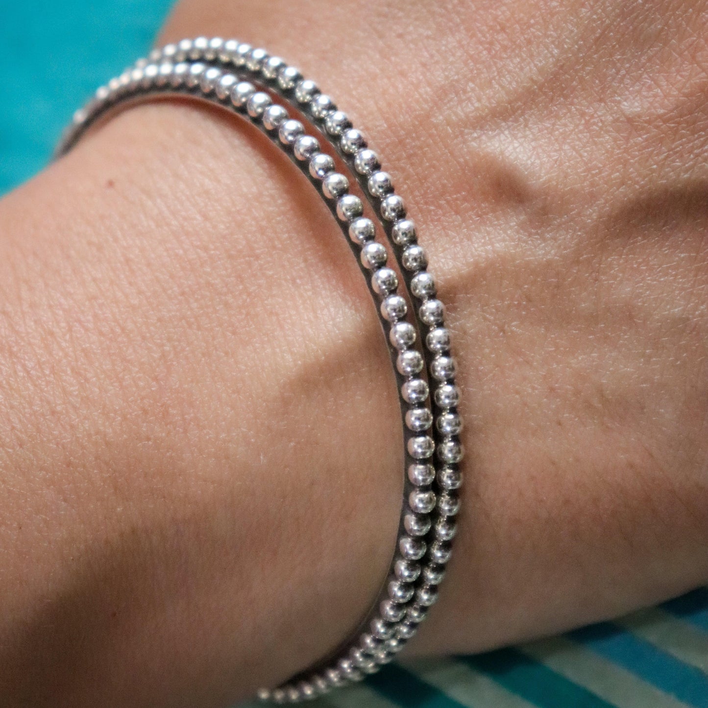 Silver Antique Drop Pattern Bangle