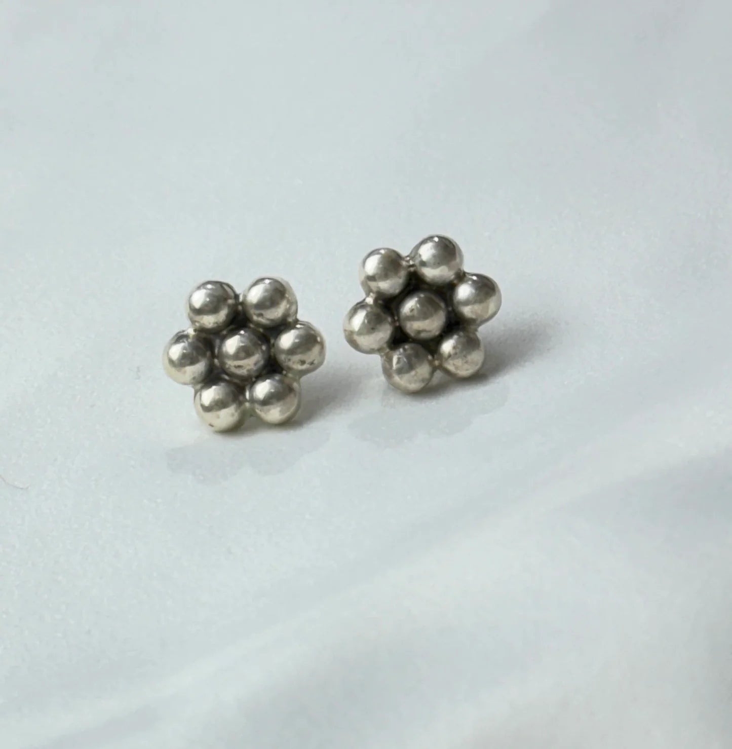 Traditional Silver Kudi Flower Stud Earrings