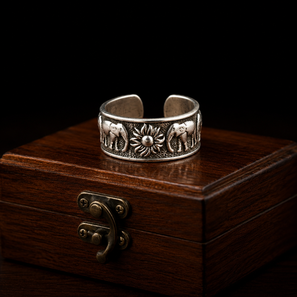 Silver Unisex Elephant Thumb Ring( Adjustable)