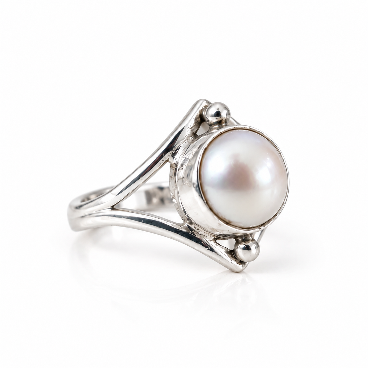 The Chevron Pearl Ring