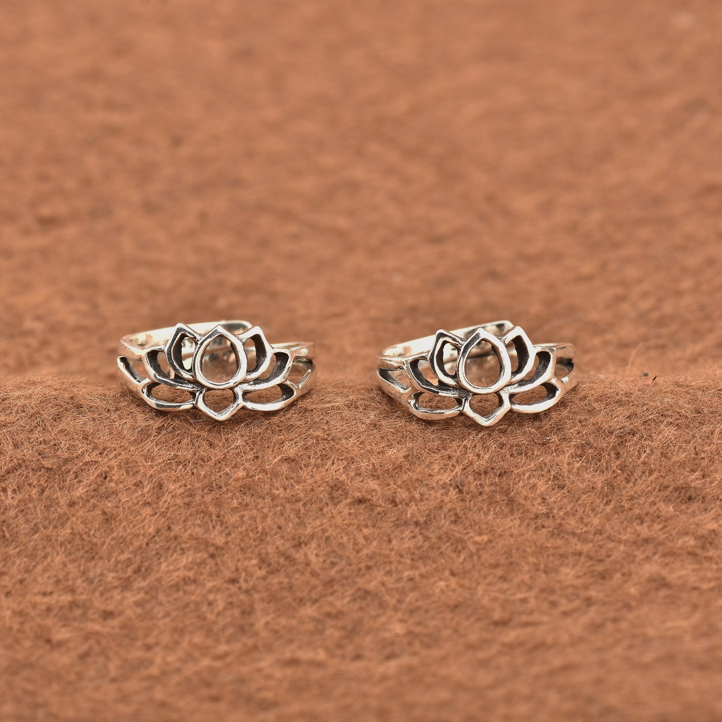 Silver Lotus Toe-Rings( Pair)