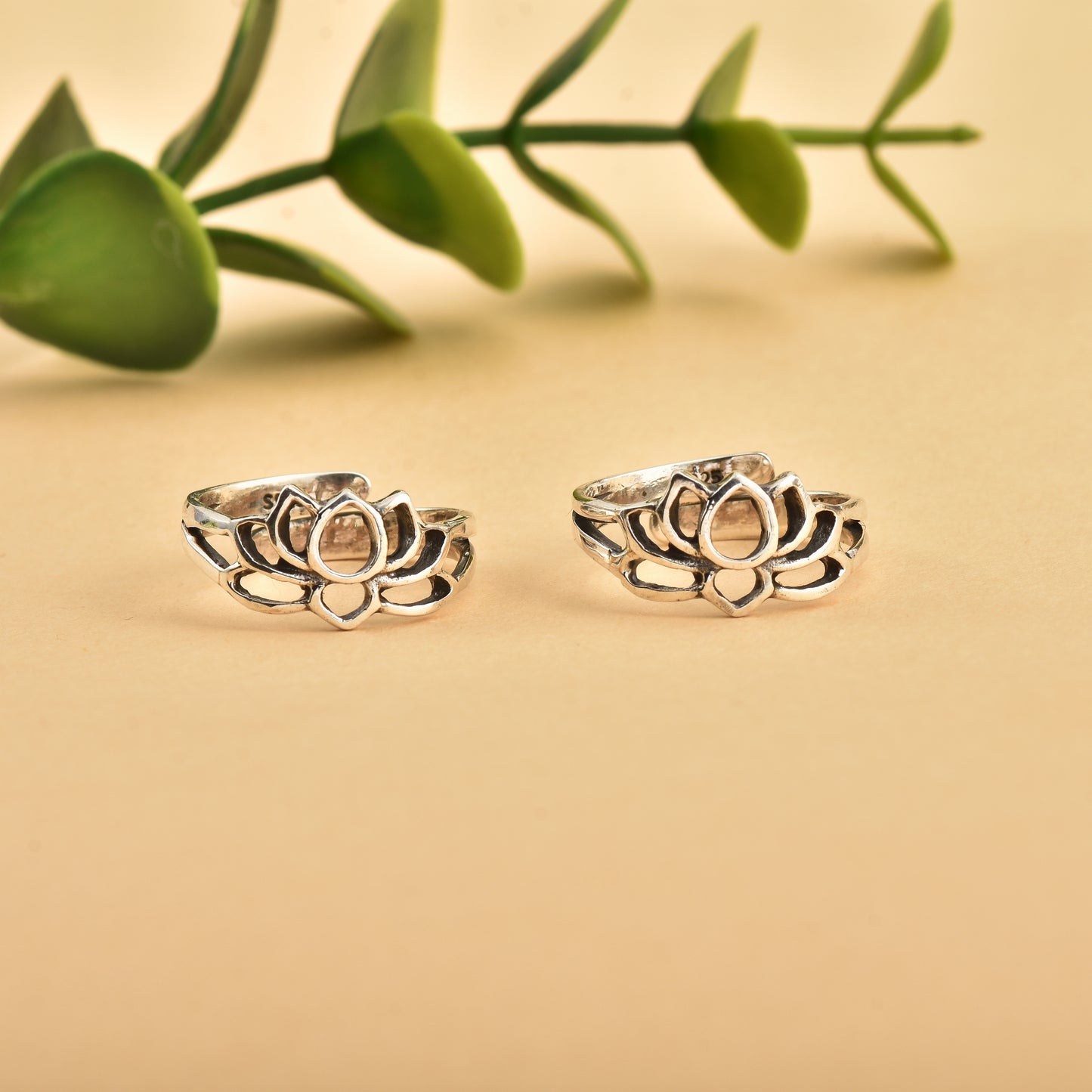 Silver Lotus Toe-Rings( Pair)