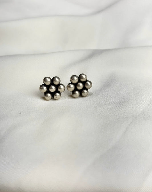 Traditional Silver Kudi Flower Stud Earrings