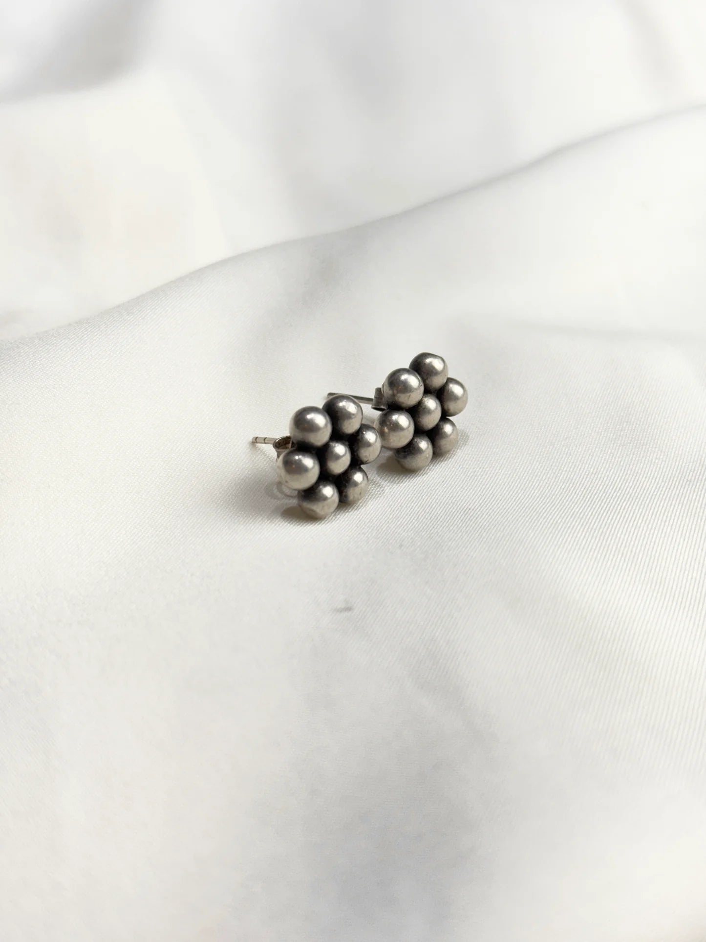 Traditional Silver Kudi Flower Stud Earrings