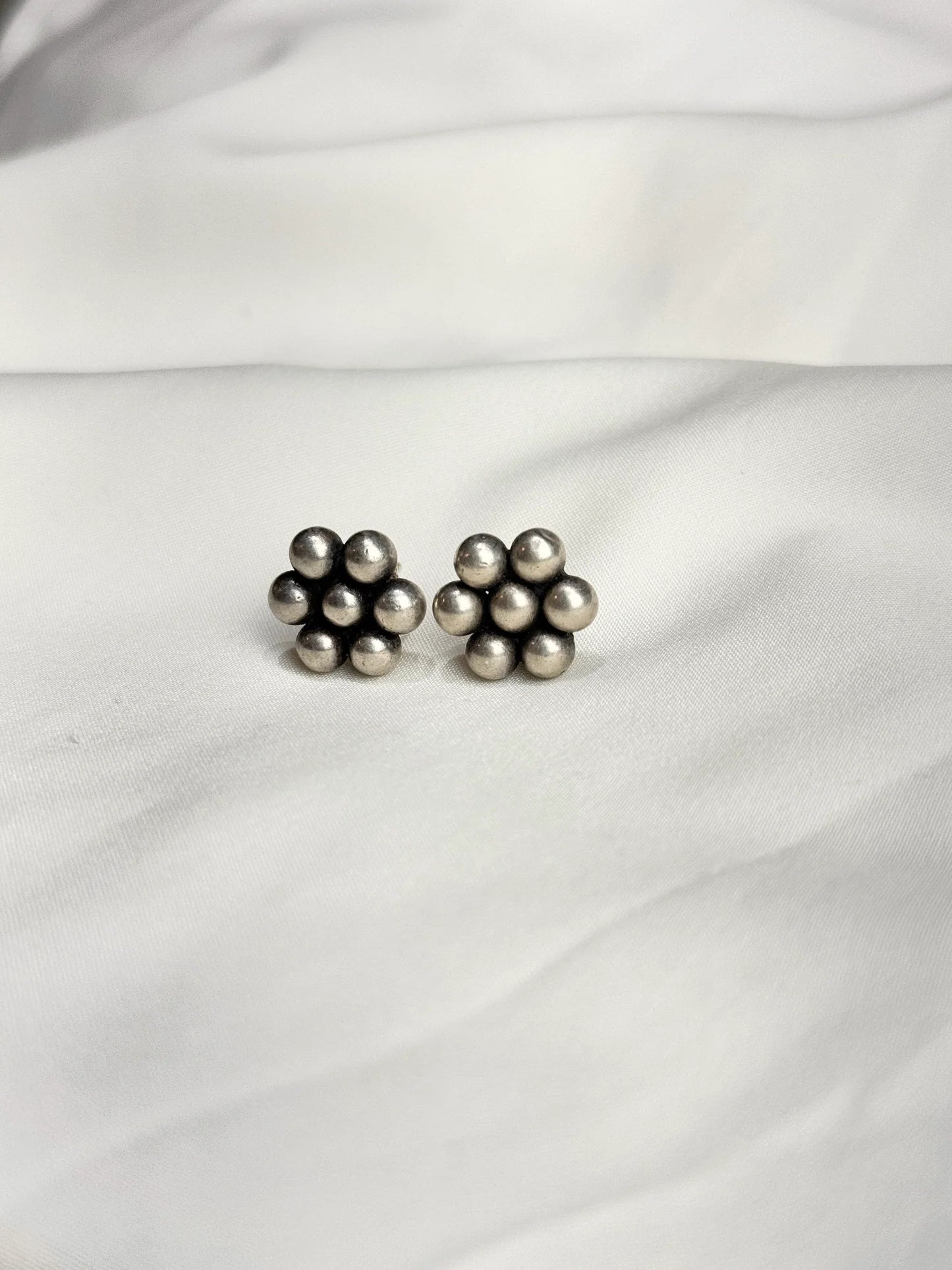 Traditional Silver Kudi Flower Stud Earrings