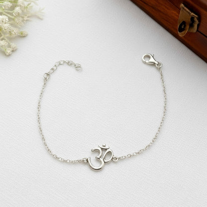 925 Silver bracelet with Om symbol on a white surface