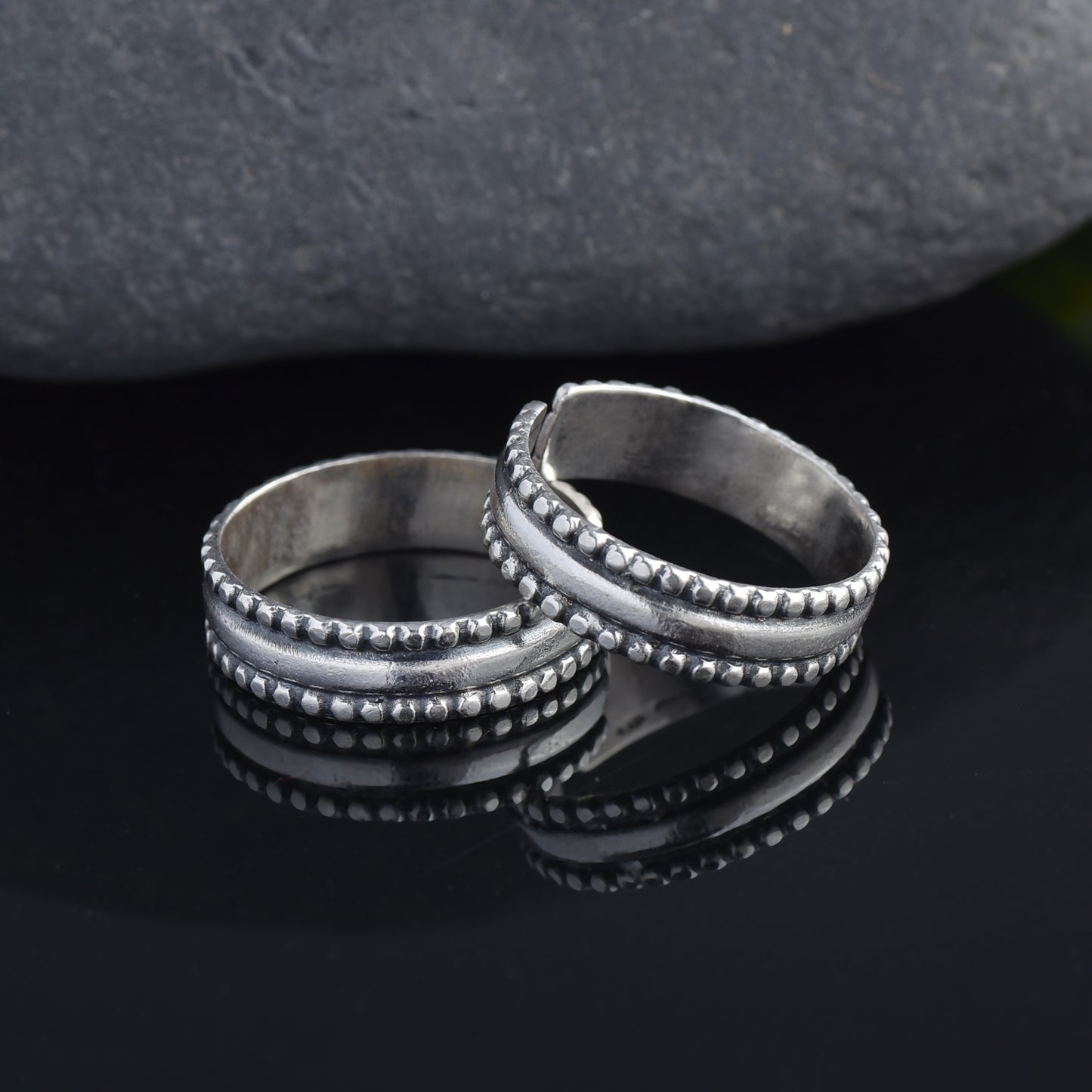 Silver band stackable Toe-rings( Pair)